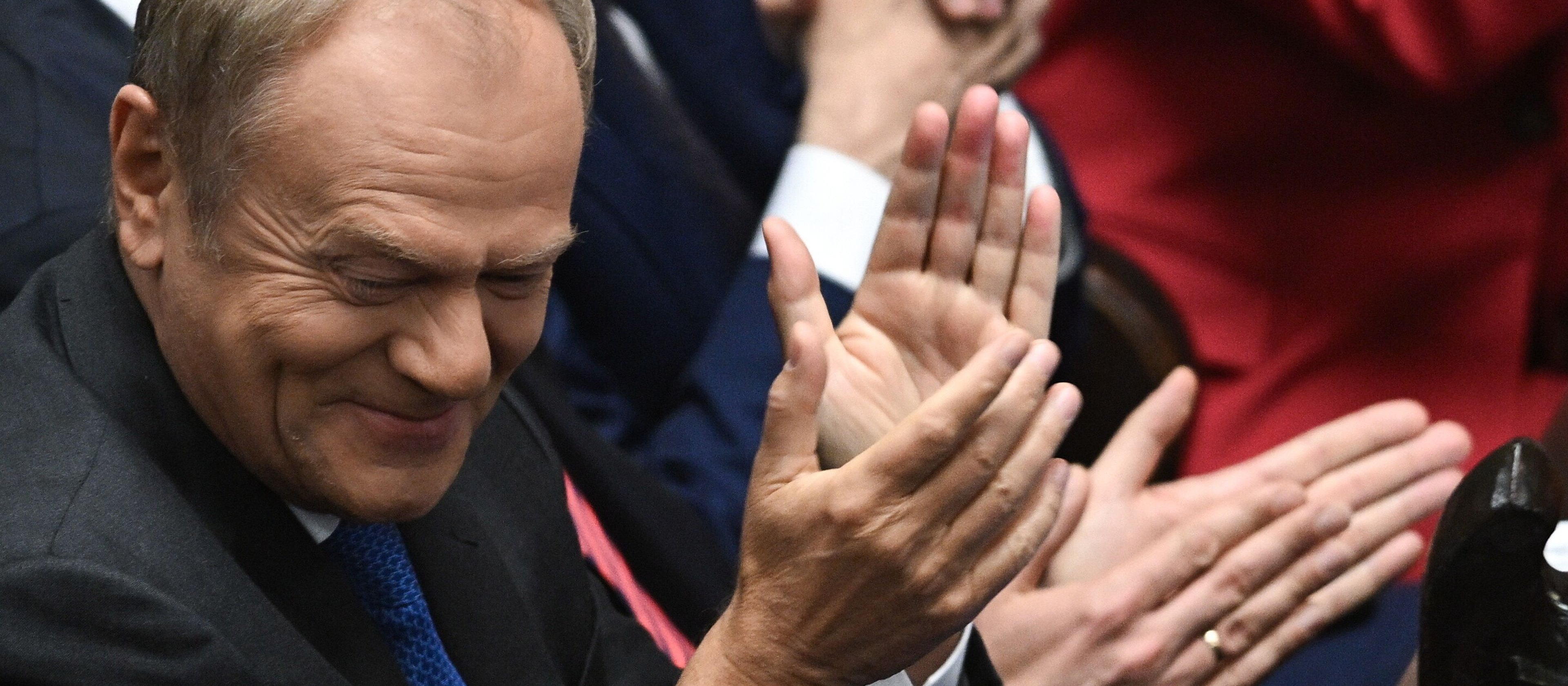 Nowy sondaż partyjny: KO ucieka prawicy