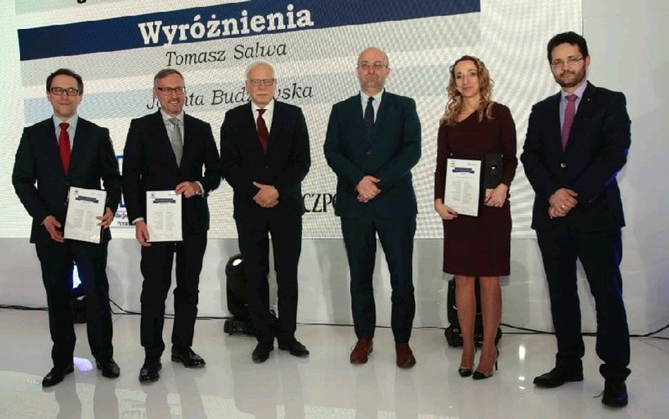 Prawnik Pro Bono 2016 - od lewej: Tomasz Salwa, Benedykt Fiutowski, prof. Marek Safjan, Łukasz Piebi