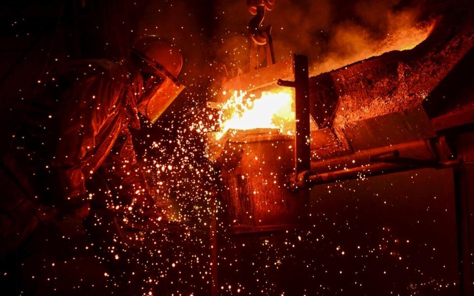ArcelorMittal: zmaleje popyt na stal