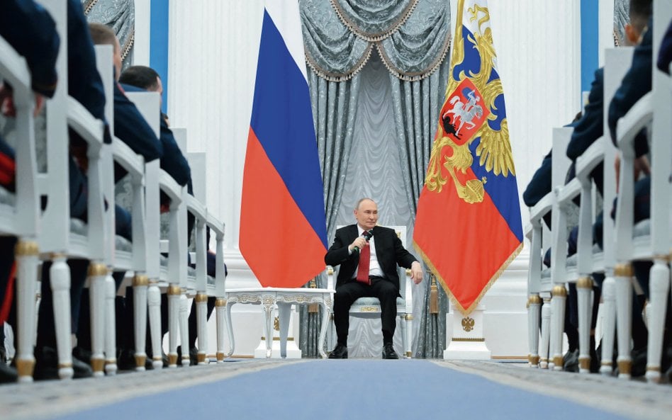 Władimir Putin na spotkaniu z weteranami uczestniczącymi w programie „Czas Bohaterów”, z których dyk