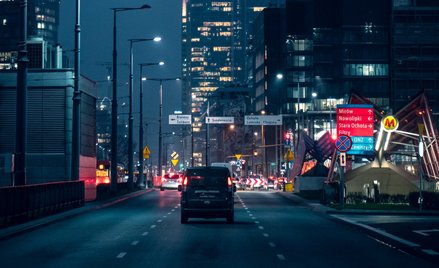 Warszawianie chcą ograniczeń prędkości. Przez korki i smog