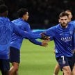 Rozgrzewka piłkarzy Paris Saint-Germain przed meczem z Atalantą BC