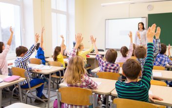 W Warszawie brakuje nauczycieli. Najwięcej wakatów dotyczy nauczycieli wspomagająych dla dzieci z or