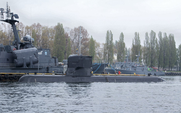 Okręt podwodny Södermanland w Porcie Wojennym w Gdyni w 2006 r. W porównaniu do Kobbenów Södermanlan