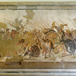 Rekonstrukcja mozaiki przedstawiającej szarżę Aleksandra w kierunku rydwanu Dariusza III w czasie bi