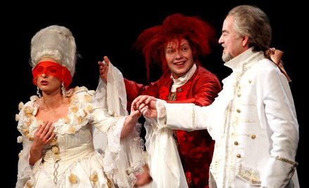Na zdjęciu Katarzyna Dałek jako Konstancja Weber, Łukasz Chrzuszcz jako Mozart. Fot. MarekZakrzewski