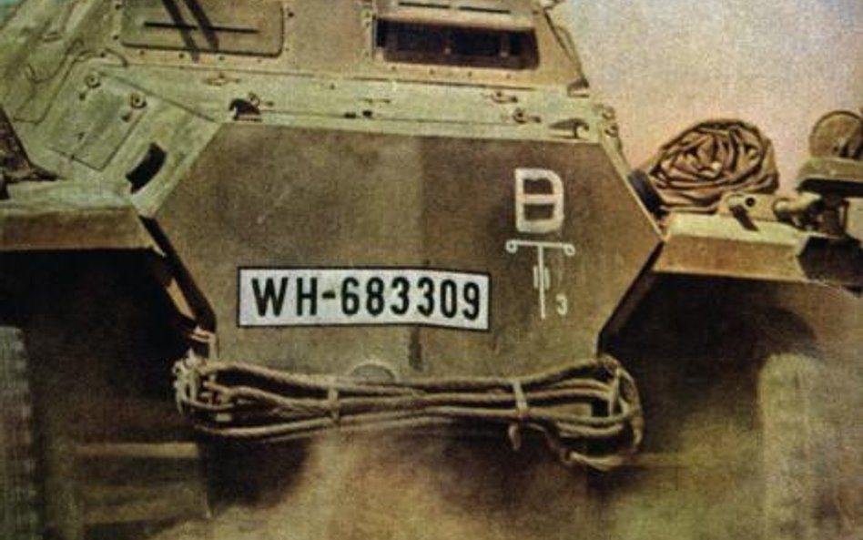 Niemiecki transporter opancerzony na pustyni, sierpień 1942 r.