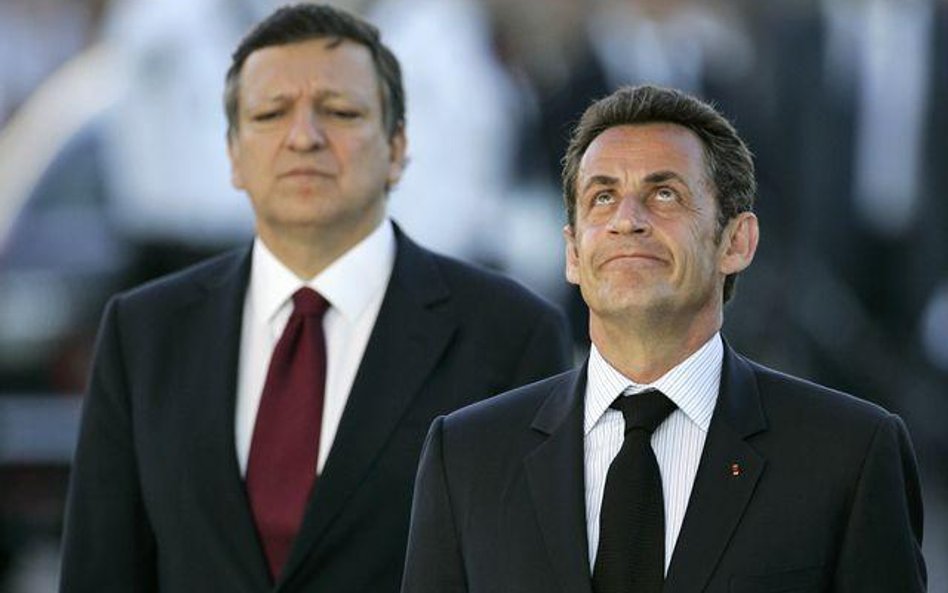 Od lewej Jose Manuel Barroso, szef KE i prezydent Francji, Nicolas Sarkozy