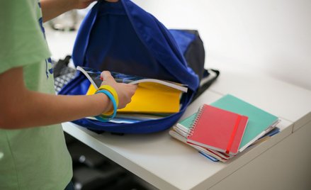 Sklepy walczą o szkolne wydatki rodziców, nie tylko na zeszyty. Rozgrywka o ponad 5 mld zł