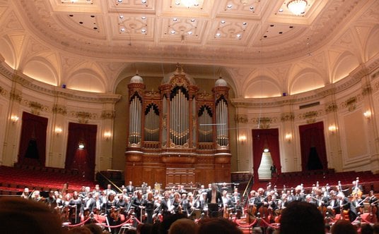 Orkiestra Royal Concertgebouw  w swojej siedizbie w Amsterdamie