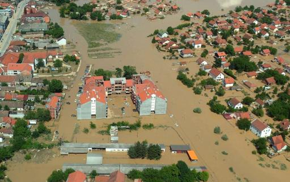 Krajobraz po katastrofie – miejscowość Obrenovac, 40 km na zachód od Belgradu, 19 maja