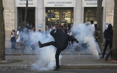 Masowe protesty we Francji. Obywatele przeciw Macronowi