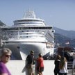 Wycieczkowiec "Emerald Princess" należący do Carnivala w porcie w Monaco