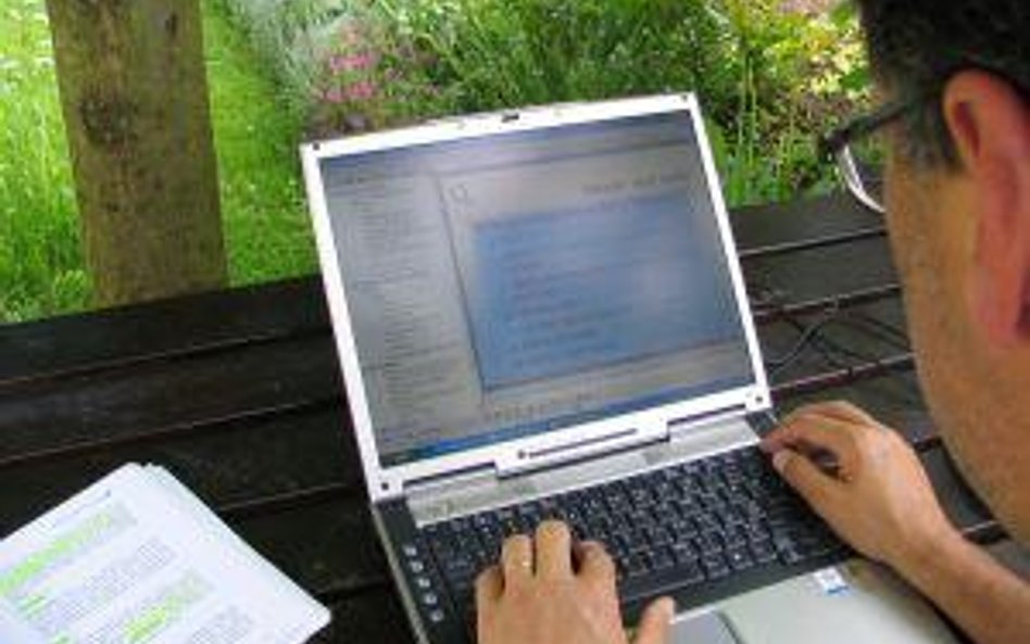 Surfowanie w Internecie - nie tylko w poszukiwaniu danych potrzebnych do pracy