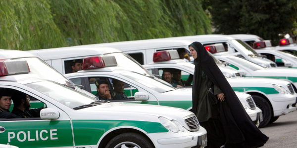 Iran likwiduje Policję Moralności. Kobiecego ubioru będzie pilnować technologia