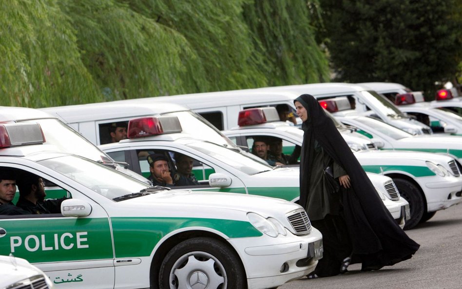 Iran likwiduje Policję Moralności. Kobiecego ubioru będzie pilnować technologia