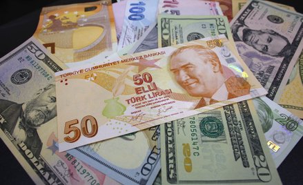 Kurs liry tureckiej nie może znaleźć dna