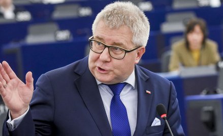 Czarnecki: Rekonstrukcja, jeżeli już, to po lipcu