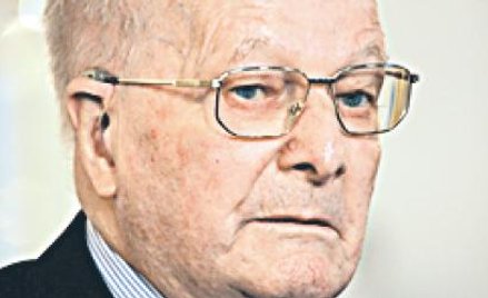 Prof. Regulski: Zakazy i nakazy nie poprawią sytuacji samorządów