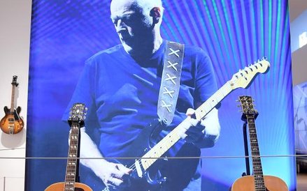 David Gilmour sprzedał wszystkie swoje cenne gitary