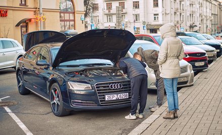 Prywatny import samochodów używanych na polski rynek stopniowo słabnie. Spadki są kilkuprocentowe, a