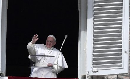Papież nie radzi sobie z pedofilią w Kościele