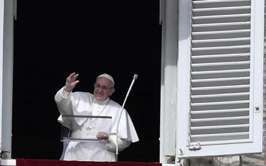 Papież nie radzi sobie z pedofilią w Kościele