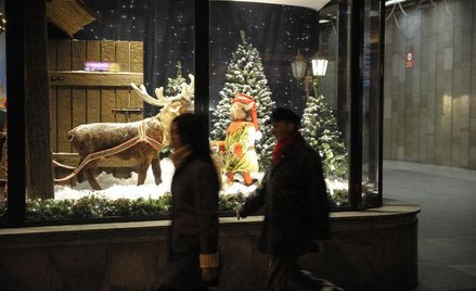 Warszawa, dekoracje bożonarodzeniowe w domu towarowym Smyk w Alejach Jerozolimskich