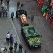 W ostatniej drodze prezydentowi Ryszardowi Kaczorowskiemu towarzyszyły poczty sztandarowe, konna asy