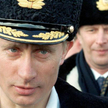 Władimir Putin na zdjęciu z 2000 roku w czapce marynarki wojennej, której przynosi tylko pecha: od u