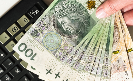 Rząd zapowiedział, że nie zmieni progów podatkowych. Jakie mogą być tego konsekwencje dla wypłat Pol