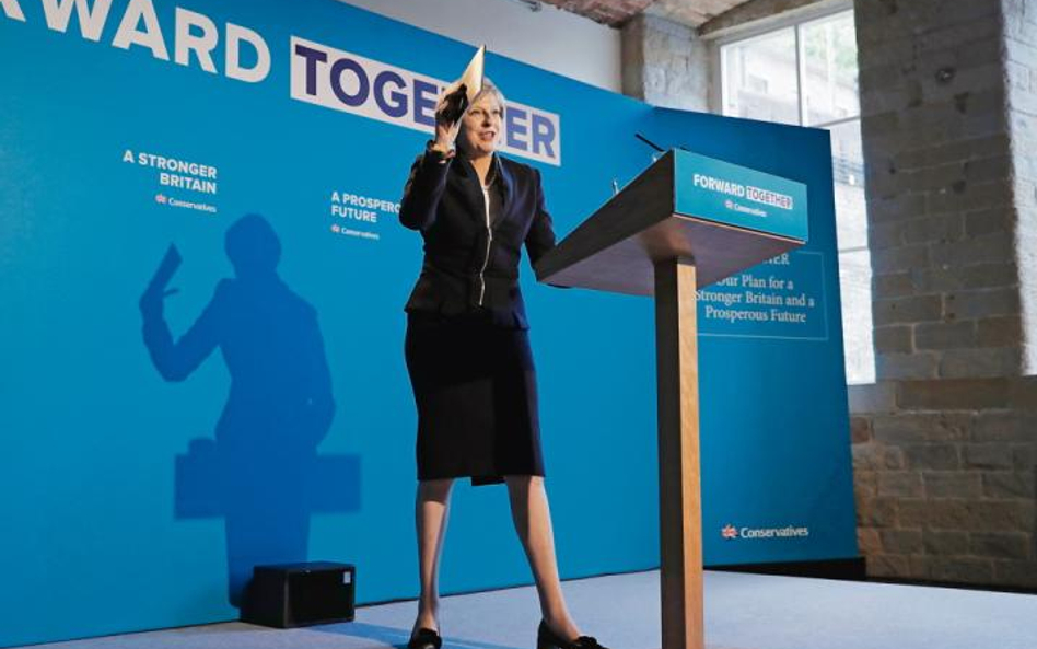 Premier Wielkiej Brytanii Theresa May zarządziła przyspieszone wybory do parlamentu. Oczekuje, że zd