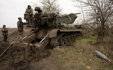 Ranni rosyjscy żołnierze porzucani w Chersoniu. Część wyrzuca mundury i udaje cywilów