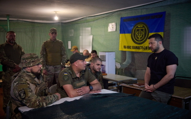 Prezydent Wołodymyr Zełenski na spotkaniu z żołnierzami w obwodzie zaporoskim