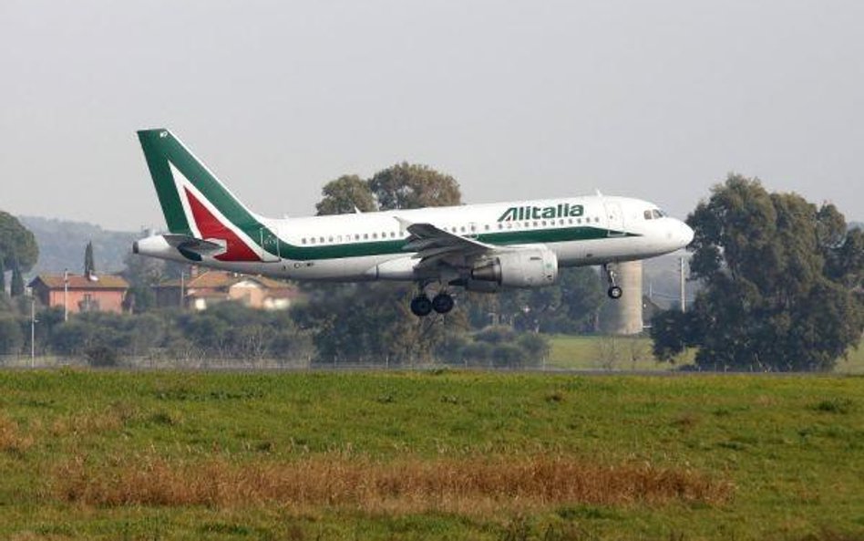 Włoska poczta zainwestuje w linie lotnicze Alitalia