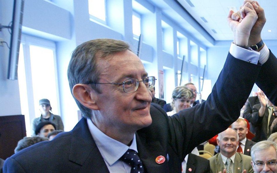 Do odrzucenia ustawy namawiał senator PO Józef Pinior