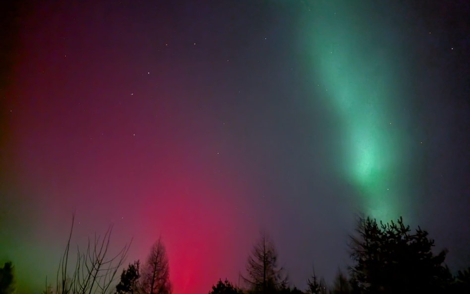 Z całej Polskie płynęły doniesienia o obserwcjach spektakularnej zorzy, Warszawa nie byłą wyjątkiem