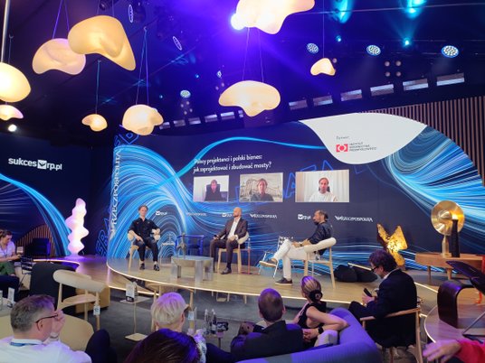 O relacjach między polskimi projektantami a biznesem rozmawiali pracownicy naukowi IWP oraz przedsta