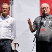 Donald Tusk, lider Platformy Obywatelskiej i były prezydent Polski Lech Wałęsa przemawiają podczas a