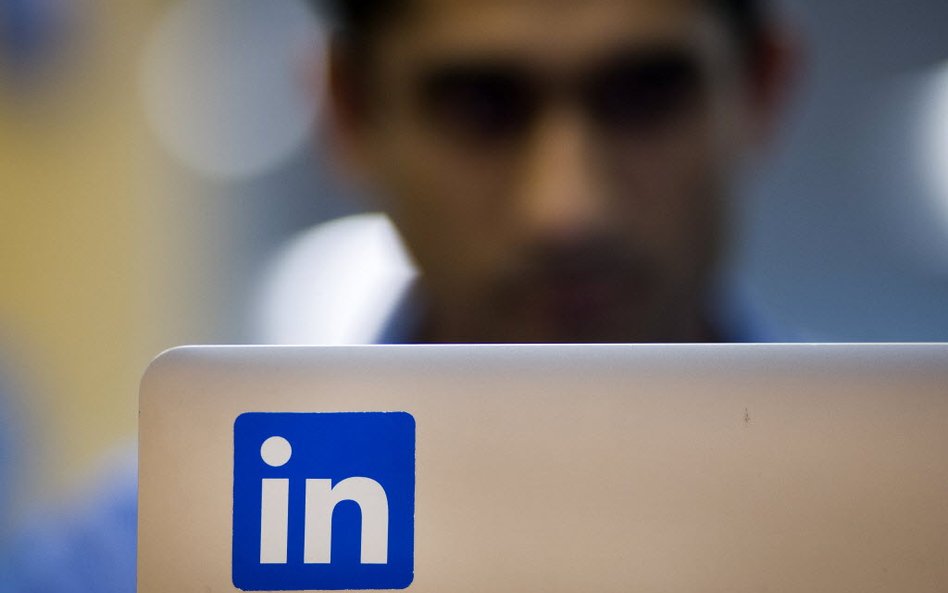 Zarówno GoldenLine jak i LinkedIn nie tylko oferują pracodawcom i rekruterom usługi wyszukiwania i d