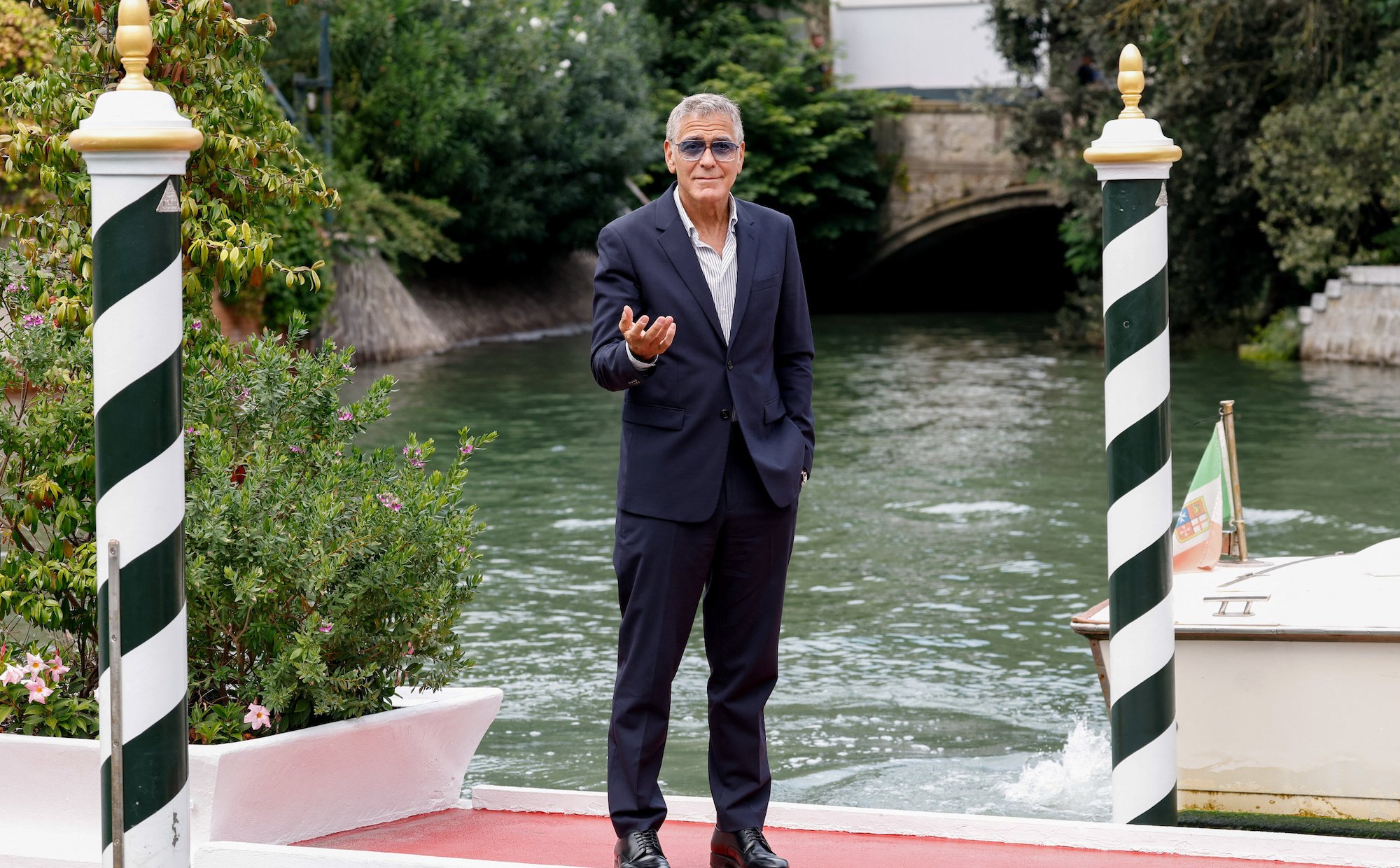 Czarny papież z dredami na motorowerze oraz Blanchett, Roberts i Clooney w Wenecji