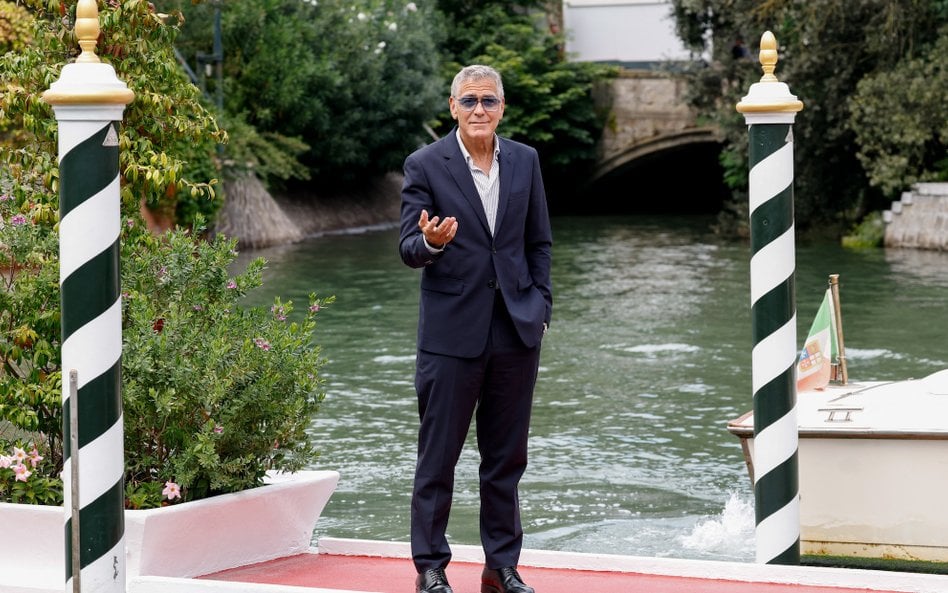 Czarny papież z dredami na motorowerze oraz Blanchett, Roberts i Clooney w Wenecji