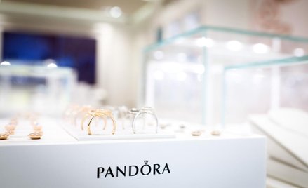 Pandora straciła zapasy biżuterii. Rabusie napadli na e-sklep