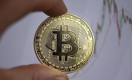 Bitcoin nie boi się wirusa, jest najdroższy od listopada