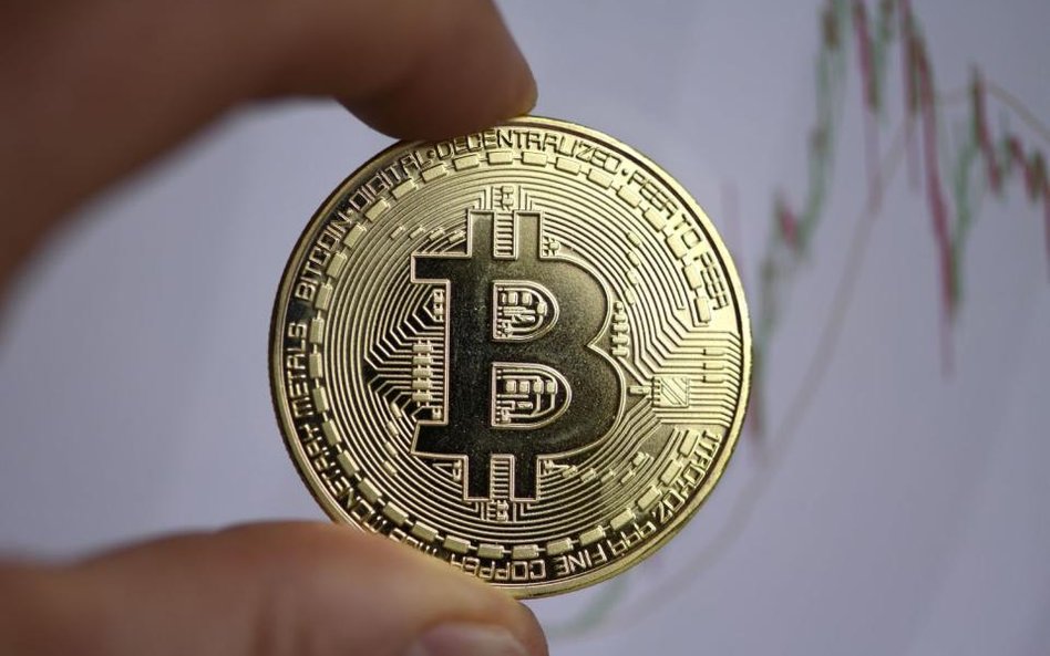 Bitcoin nie boi się wirusa, jest najdroższy od listopada