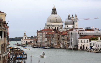 Burmistrz Wenecji na tropie surferów z Canal Grande. Chuligański wybryk ukarany