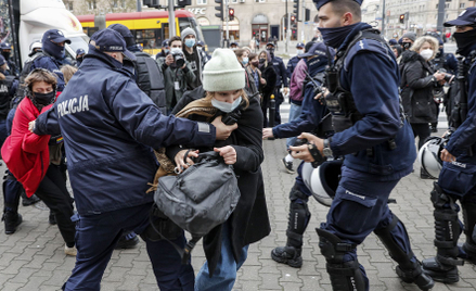 Zuzanna Dąbrowska: Policja jako polityczny zderzak