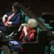 Posłanki Lewicy Anna Maria Żukowska i Wanda Nowicka na sali obrad Sejmu