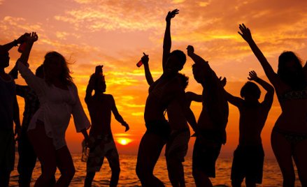 Plaża tylko dla studentów. Może być głośno i z alkoholem