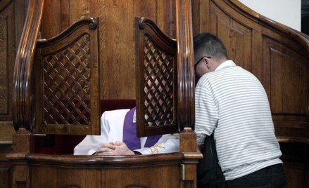 Spowiedź przed Wielkanocą jest momentem, w którym wierni mają czas na głęboką refleksję nad swoim ży